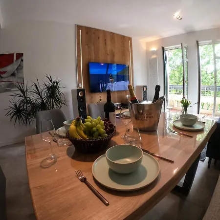 Apartment Exclusive Im Zentrum, Rb Stadion & Arena! *